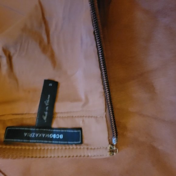BCBG mod mini skirt in lt brown faux suede M - Picture 2 of 4